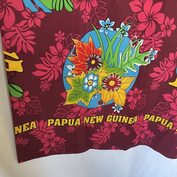 Papua New Guinea Sarong Wrap With Floral Design & PNG Flag Accents pink maroon - Picture 3 of 4